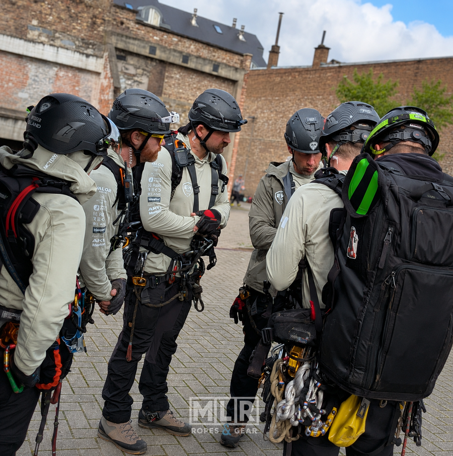 A COMPLETE RESCUE HELMET SOLUTION
